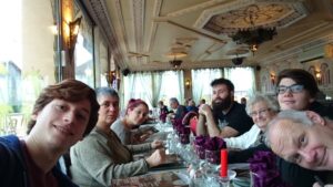 Au restaurant en famille