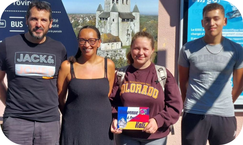 Famille naturelle d'Elodie avec leur accueillie