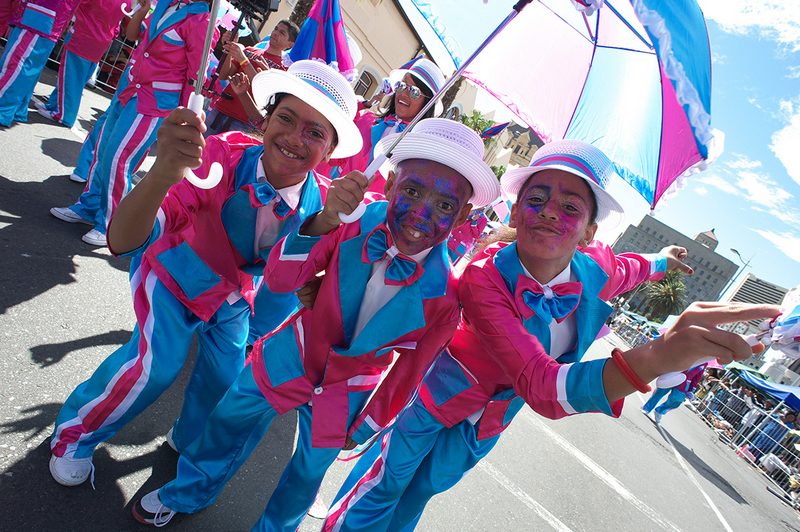 Voyage en couleurs : Ce que vos tenues de Nouvel An racontent à travers le monde